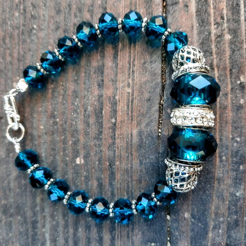 💙💙 Swarovski Crystal and Faceted Teal Glass 💙💙